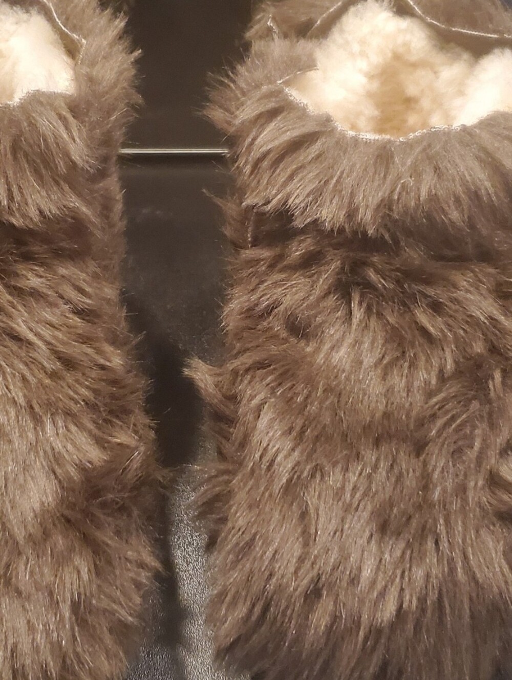 UGG Classic Posh Mini Fur Boot Size 9